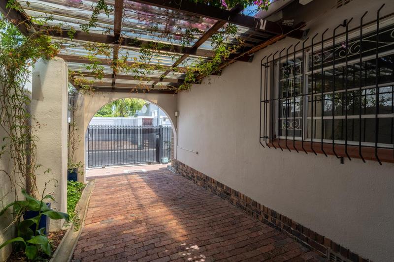 2 Bedroom Property for Sale in Harfield Village Western Cape